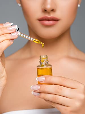 ¡Haz que tu piel brille como el sol del desierto con el aceite de jojoba para la cara!